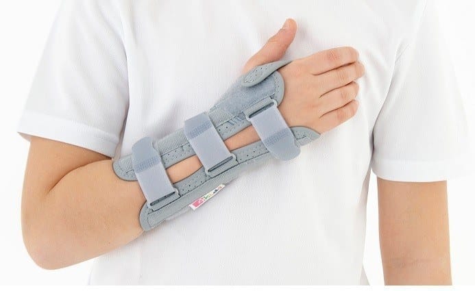 DZIECIĘCA OTWARTA ORTEZA RĘKI I PRZEDRAMIENIA