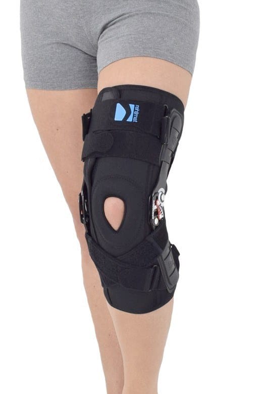 AKTYWNA ORTEZA WSPOMAGAJĄCA WIĘZADŁA STAWU KOLANOWEGO